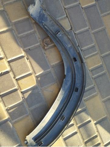 Compre 1307239070 Fiat/Alfa/Lancia Expansor direito (placa sobreposta) de arco do pára-lama traseiro