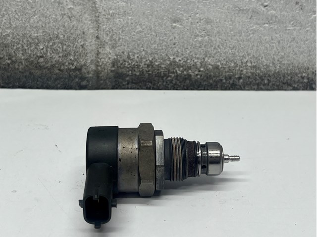 815539 General Motors Regulador de pressão de combustível na régua de injectores
