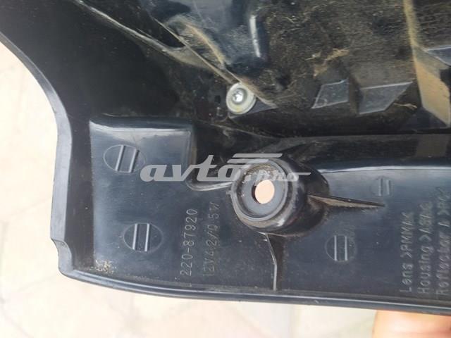 Lanterna traseira esquerda 22087813 Mitsubishi