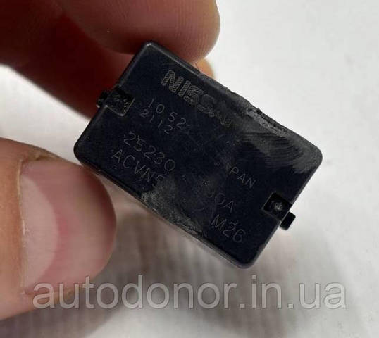 Regulador de revoluções de ventilador de esfriamento (unidade de controlo) 252308990A Nissan/Infiniti