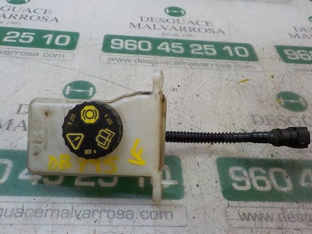 Tanque de cilindro mestre do freio (de fluido de freio) 9807651580 Peugeot/Citroen