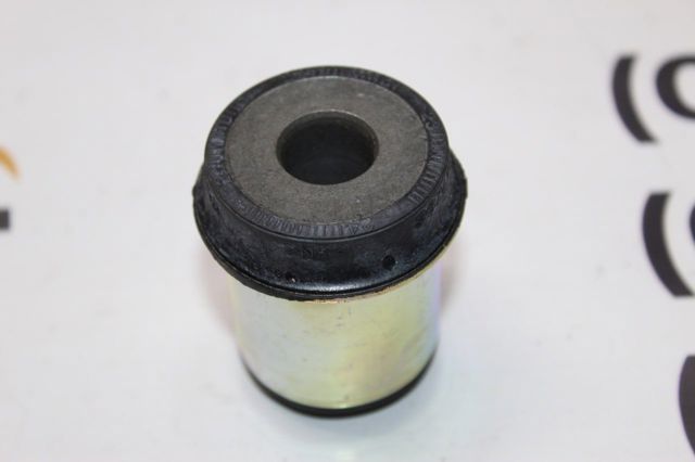 9674718380 Peugeot/Citroen Bloco silencioso de suporte dianteiro (viga) de plataforma veicular