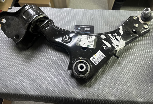 Braço oscilante inferior esquerdo de suspensão dianteira Land Rover LR126119 preço, a partir de 186,64 USD